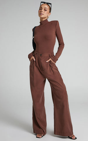 CINCHED PLEATED PANT