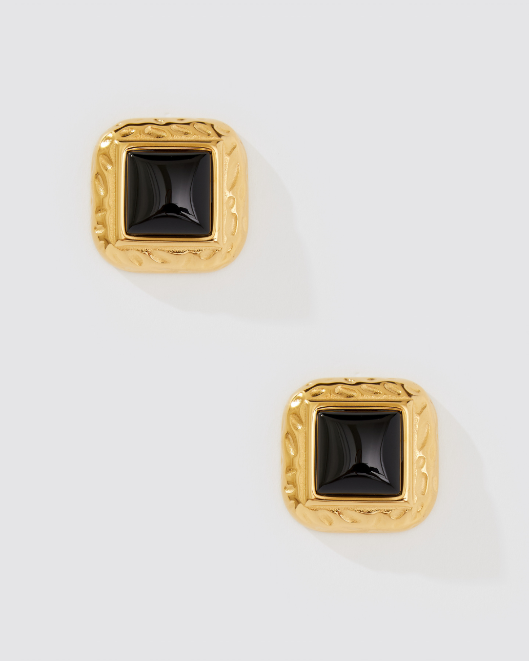 STATEMENT SQUARE STUDS