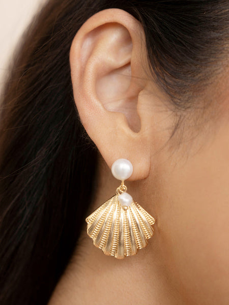 SCALLOP PEARL EARRINGS